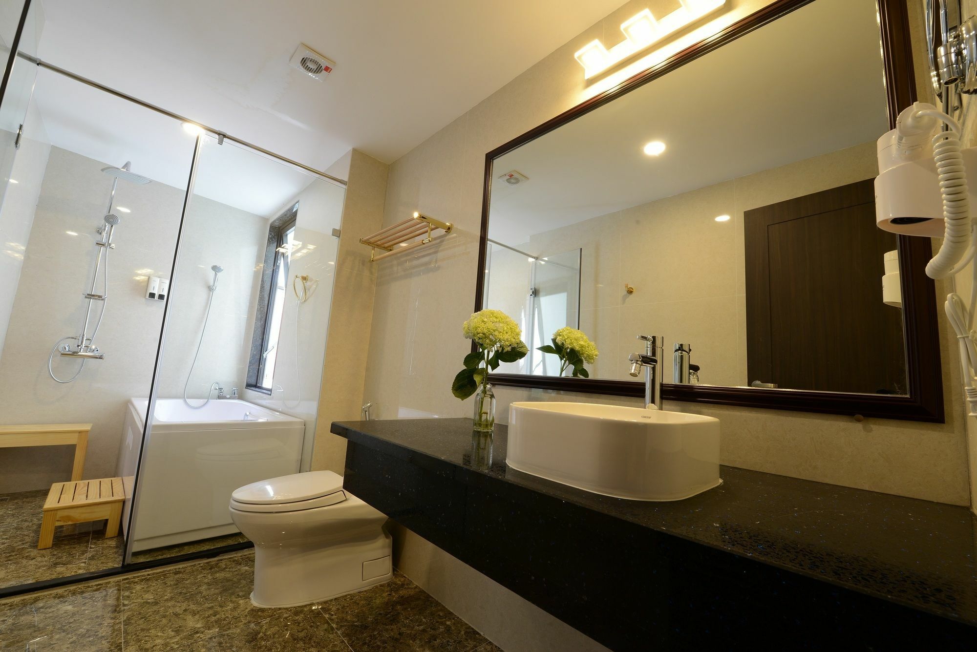 Hanoi Emerald Waters Hotel & Spa Bagian luar foto